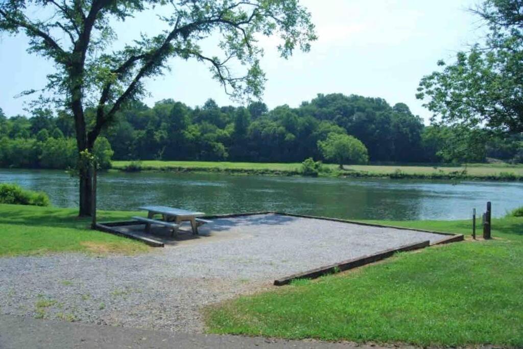 Charming House In Sevierville Family Friendly Quiet Location Close To Wilderness Exterior photo